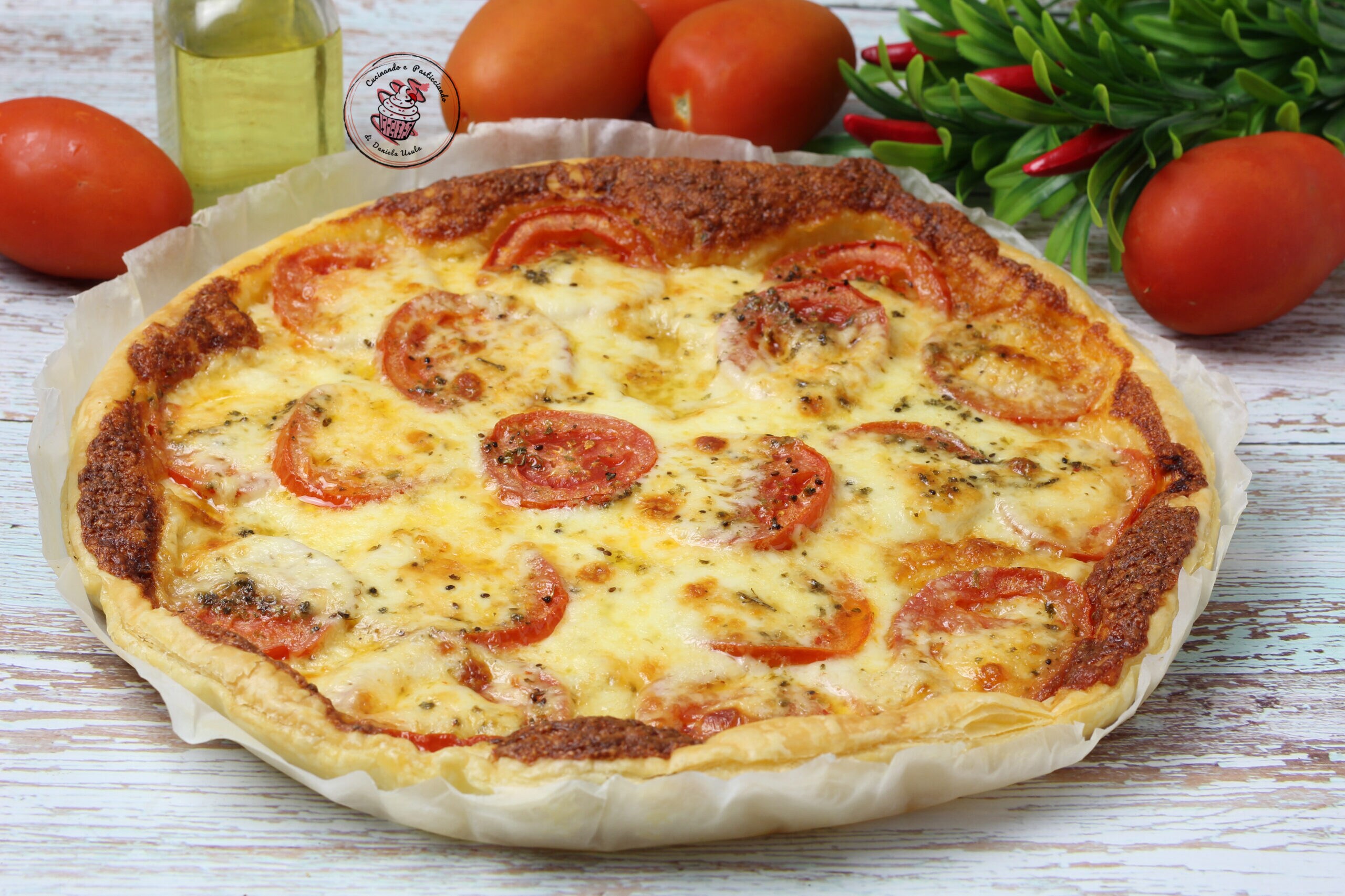 TORTA SALGADA DE TOMATE E MUÇARELA: receita fácil, rápida e cremosa