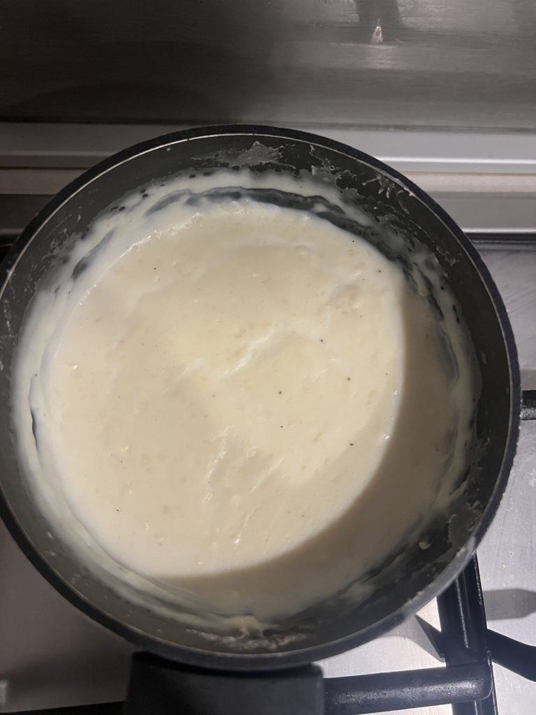 fettuccine com linguiça e cogumelos