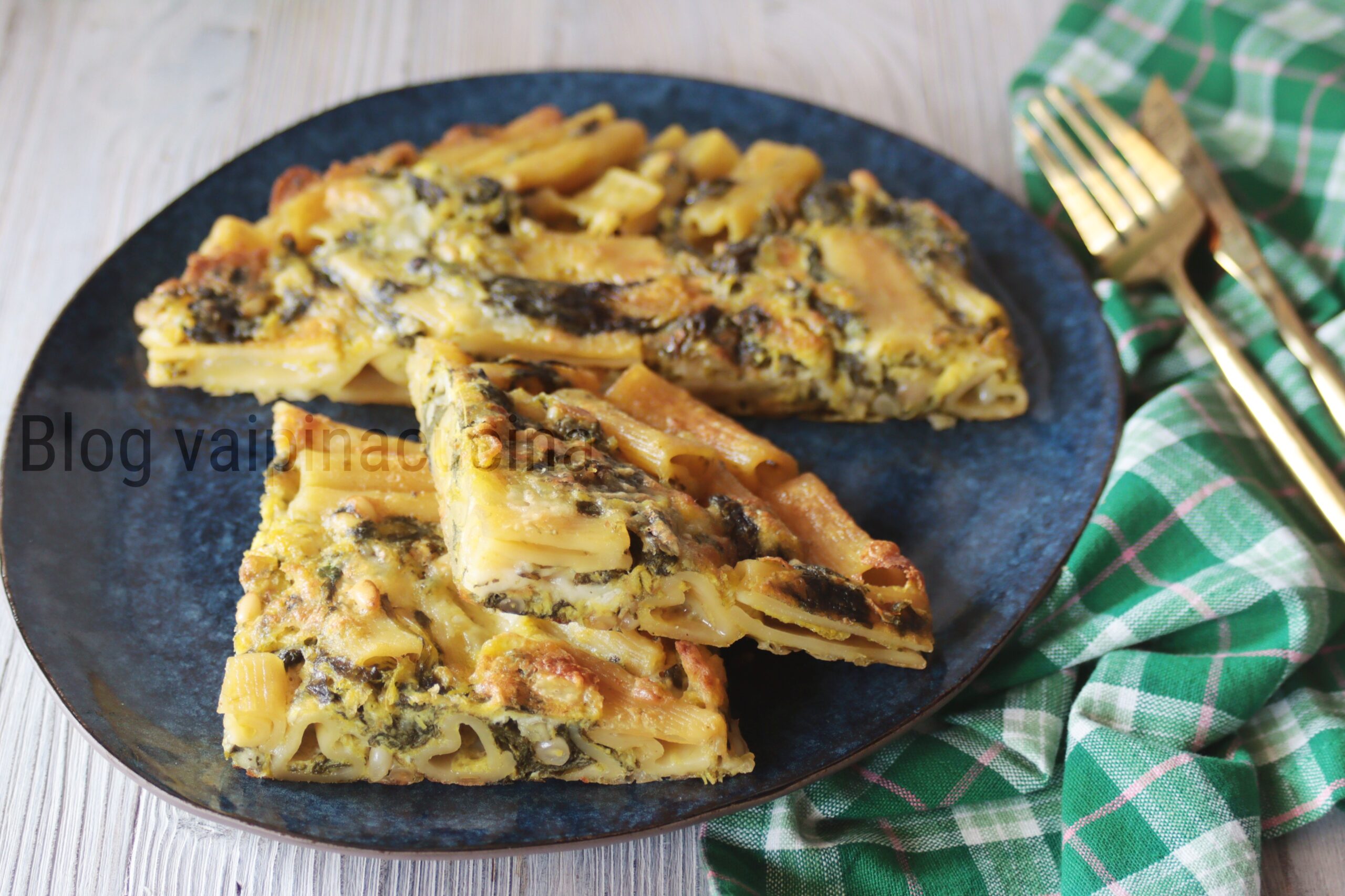 Fritada de macarrão e brócolis
