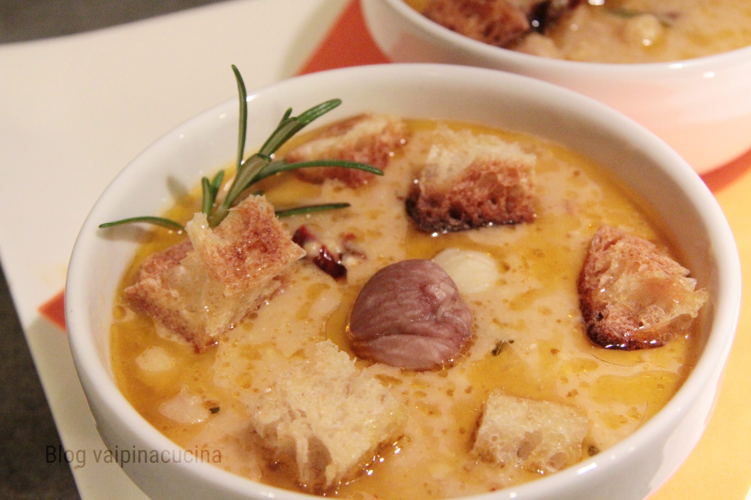 Sopa de grão-de-bico com castanhas