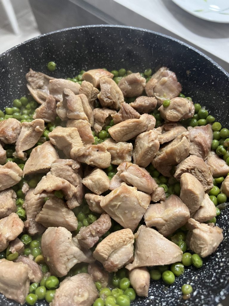 Ensopado de peru com ervilhas