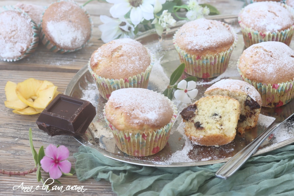 Muffin com maçãs e chocolate