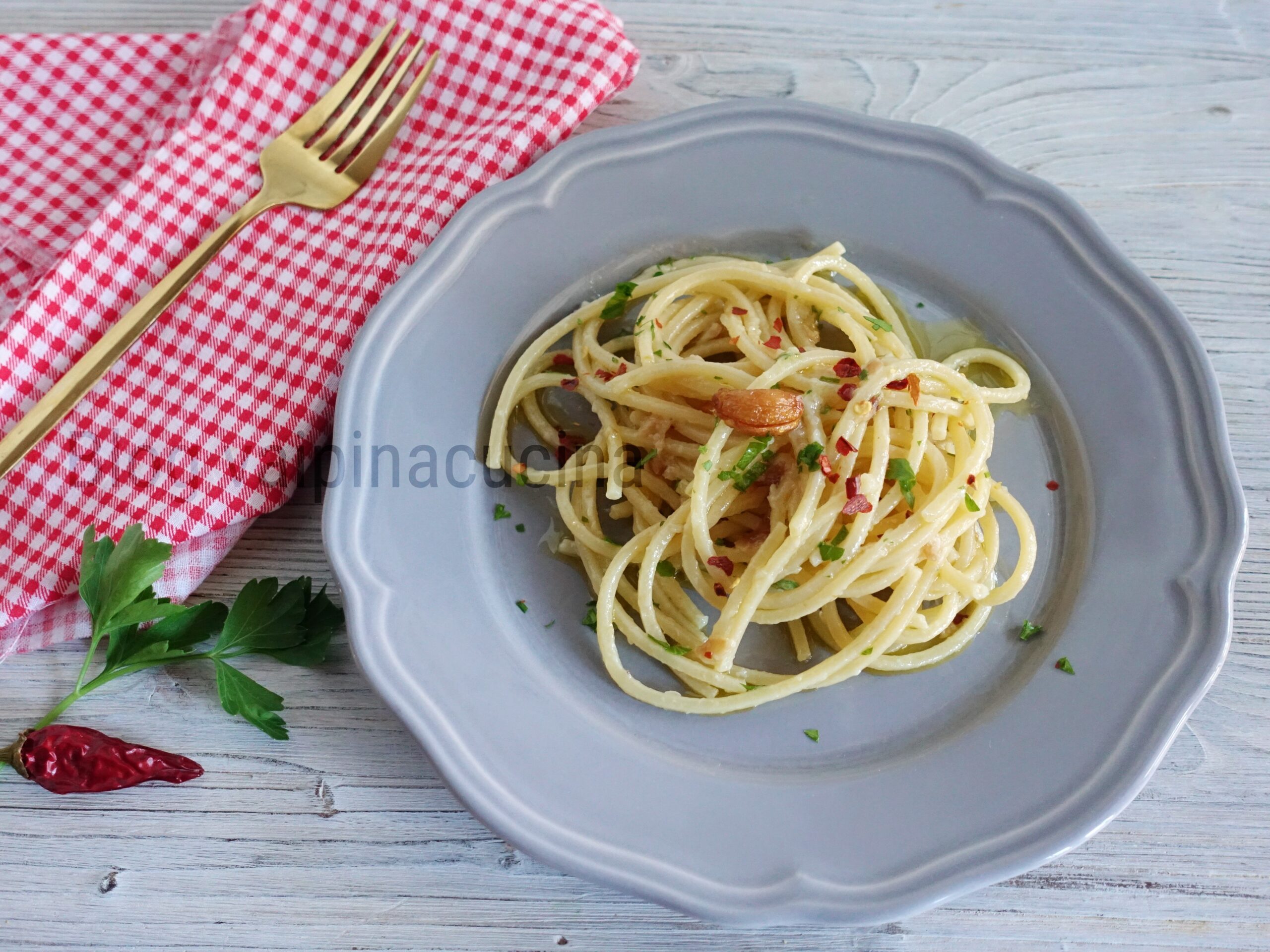 Spaghetti alho, óleo e pimenta