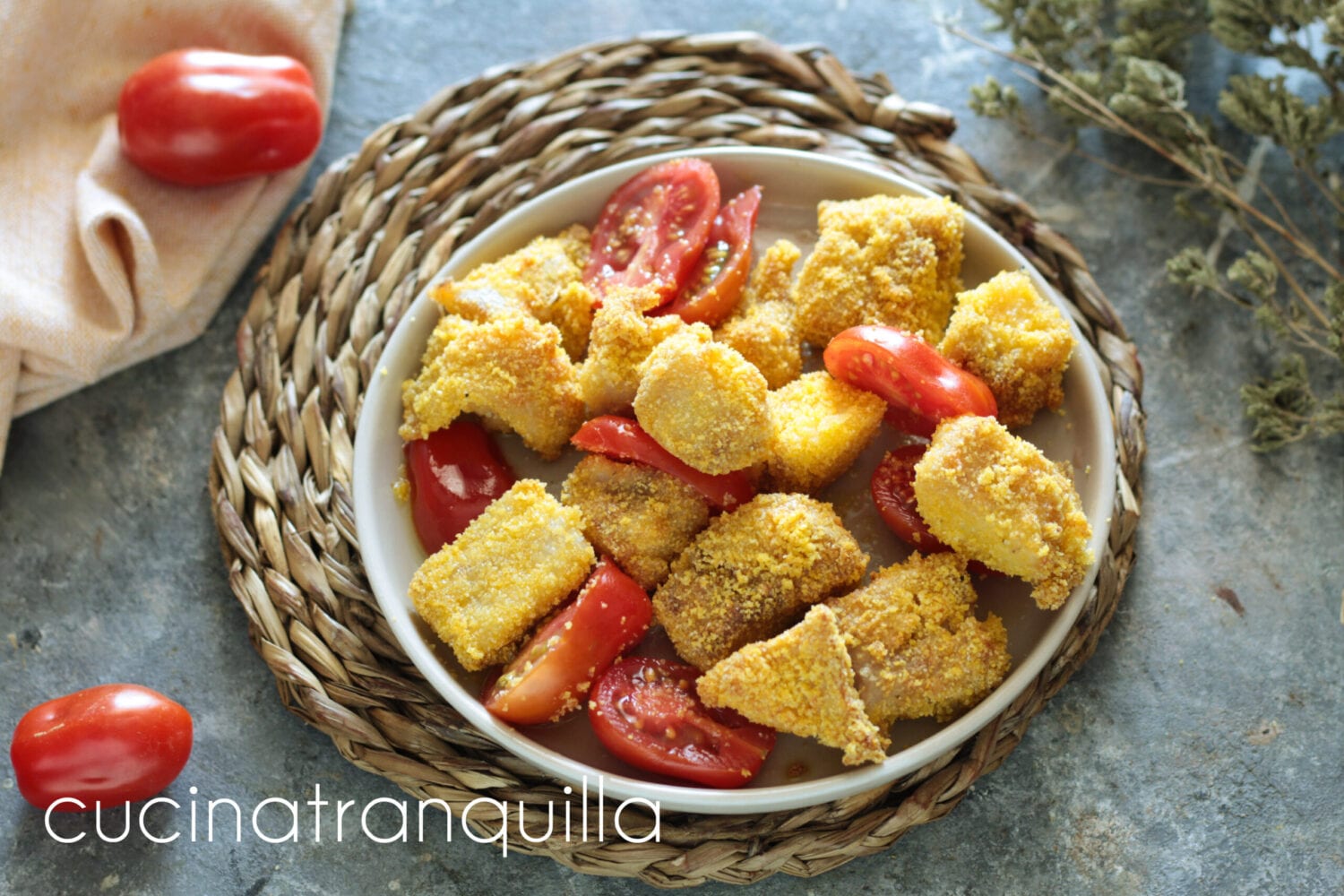 Pedaços de peixe persico na fritadeira sem óleo