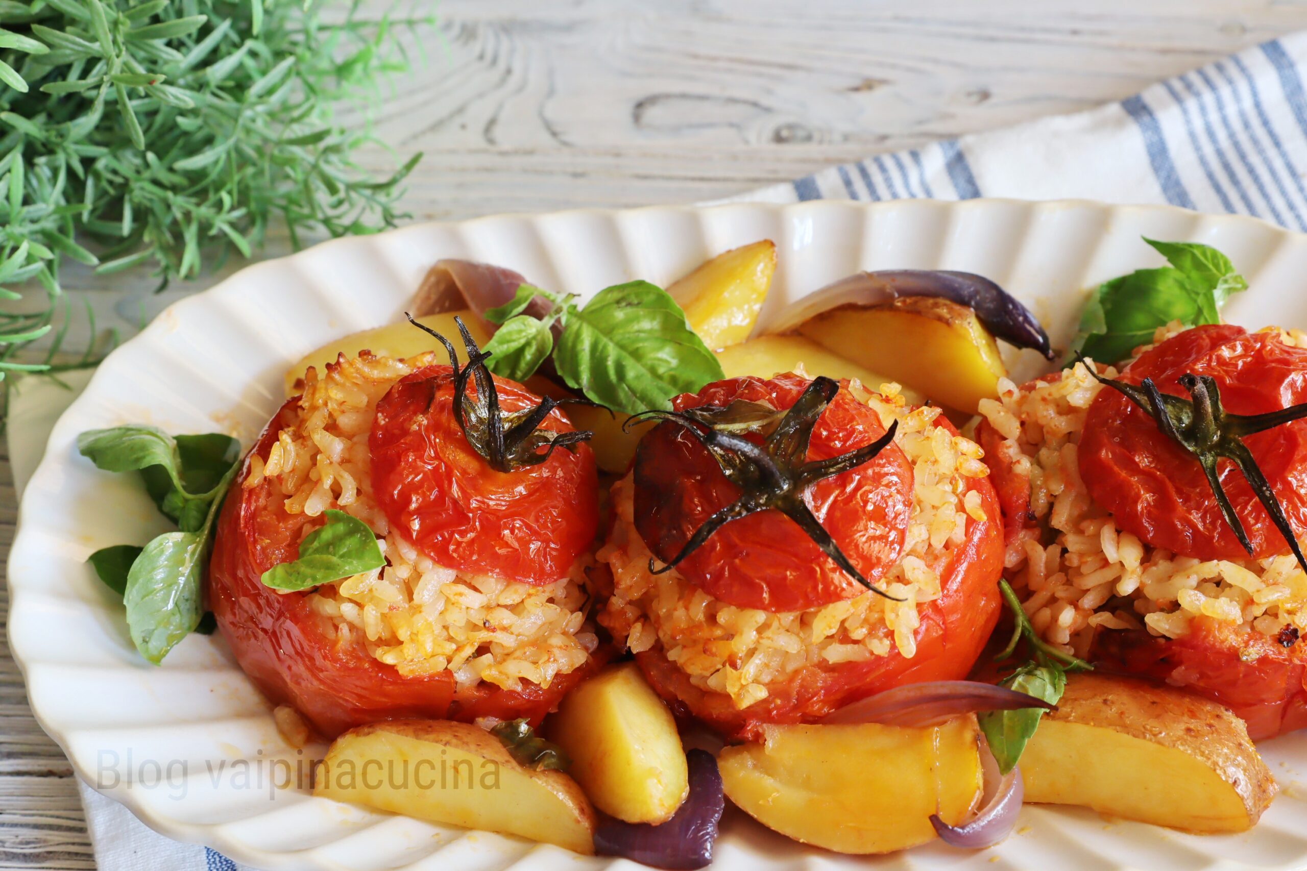 Tomates recheados com arroz tradicionais