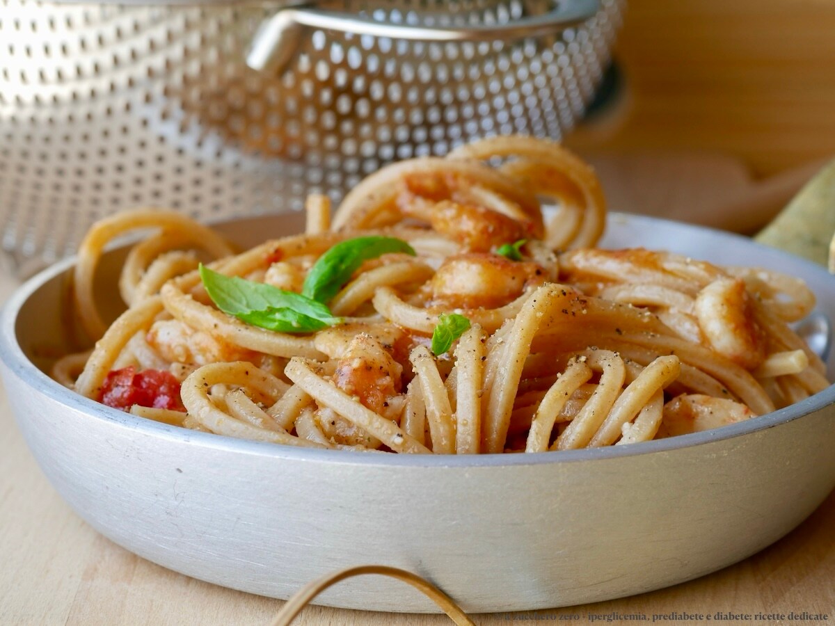 Massa de camarão e tomatinhos light | receita de verão leve e saborosa