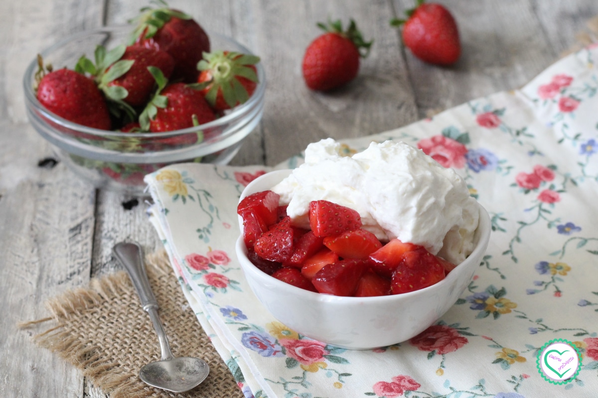 Morangos com creme de leite