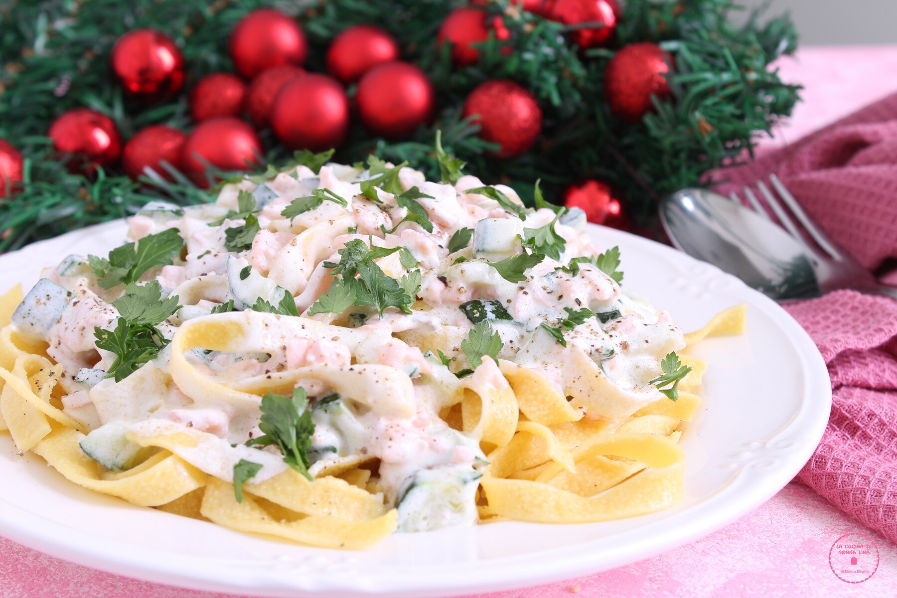 Tagliatelle cremosas com salmão e abobrinha