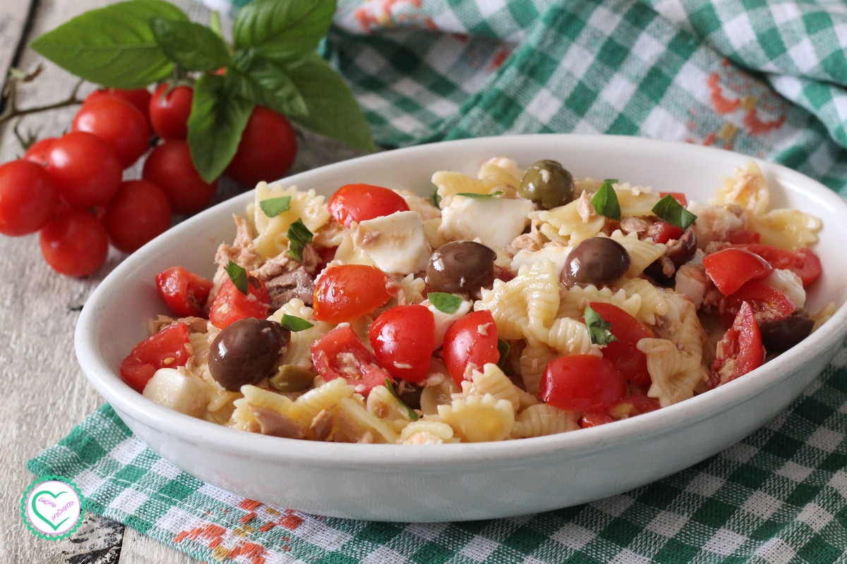 Salada de macarrão mediterrânea