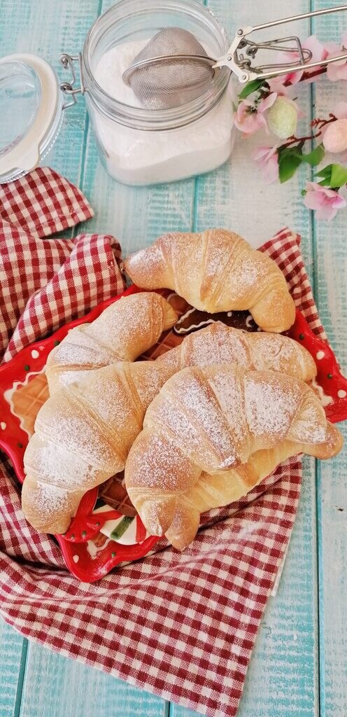 cornos folhados brioche