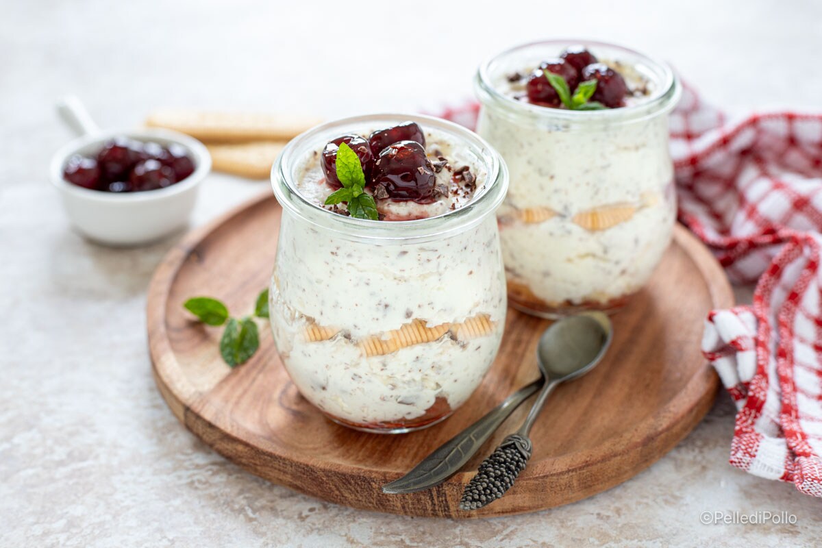Taças de Amarena e Creme de Ricota