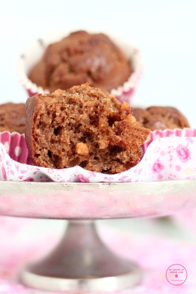 Muffins de cacau e caramelo salgado