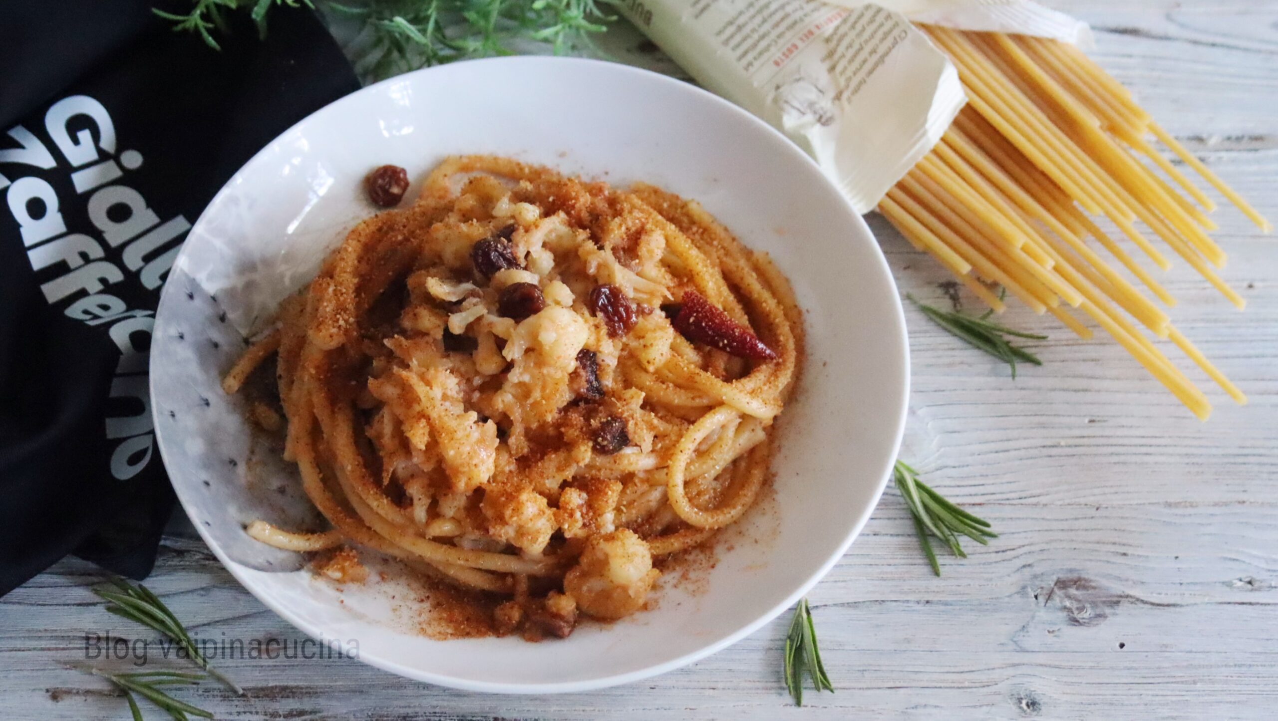 Macarrão com brócolis à siciliana