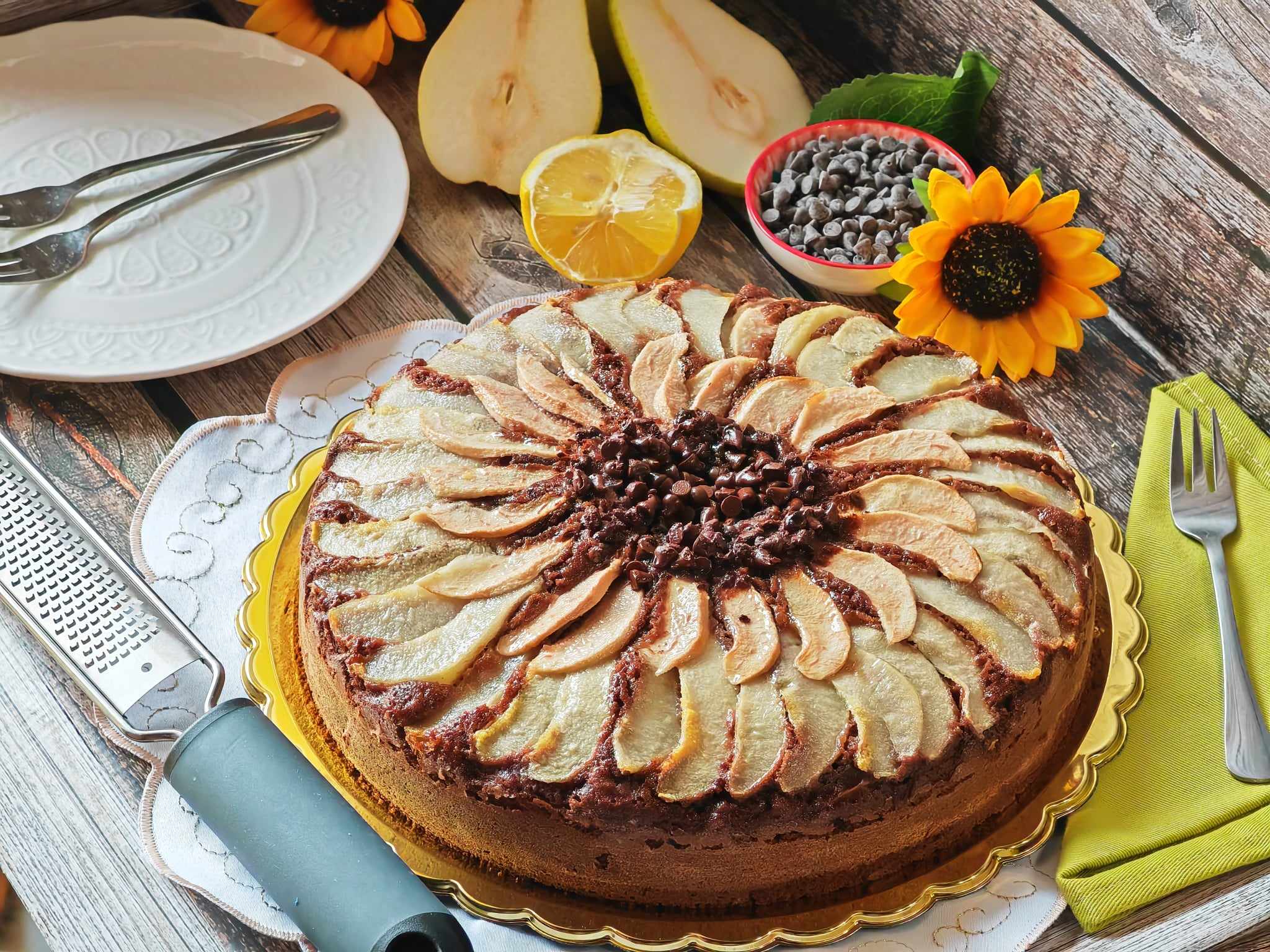 Bolo de chocolate e pera