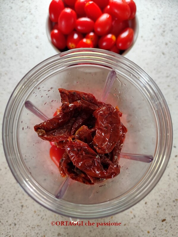 tomatinhos secos para cubo de tomate