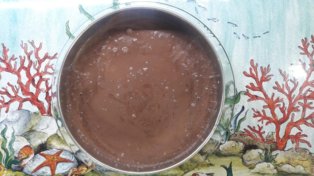 Bolo de Chocolate Amargo e Morangos