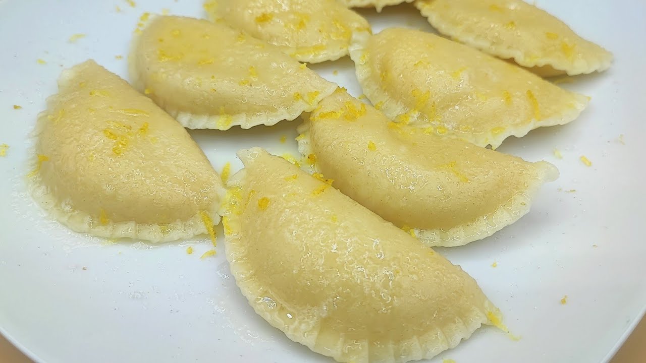 Ravioli romenos doces com ricota