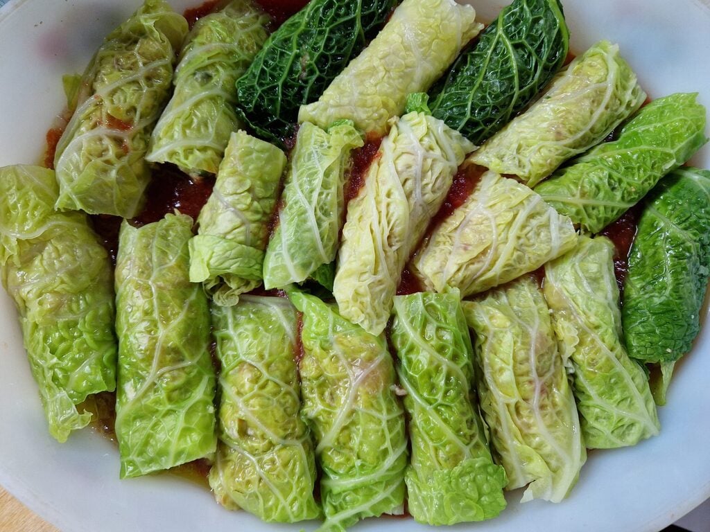 Pronto os rolinhos de repolho e linguiça