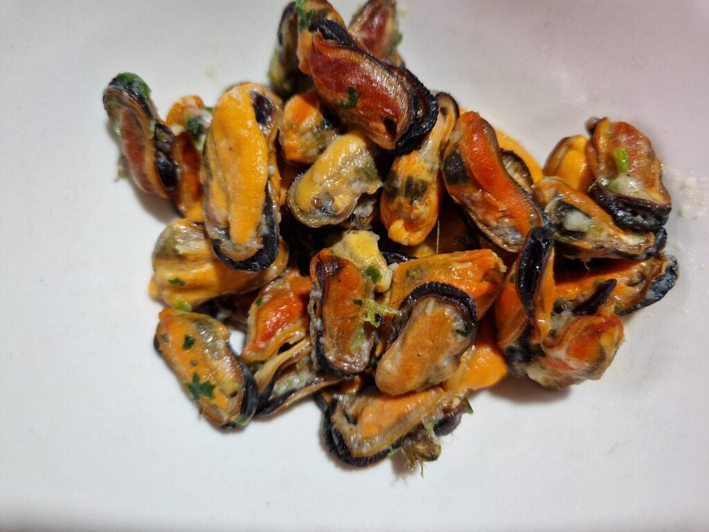 mexilhões descascados