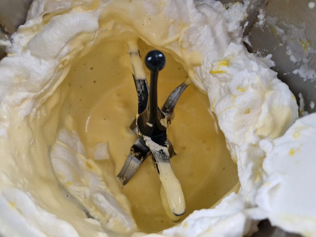 claras e gemas batidas