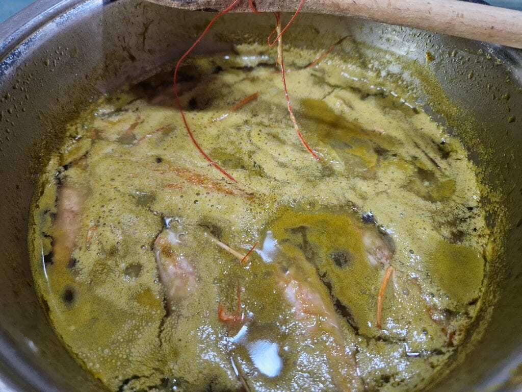 caldo de aspargos e camarões