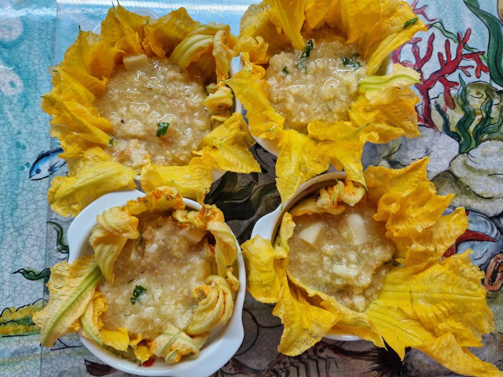 Os pacotinhos de flores de abóbora recheadas