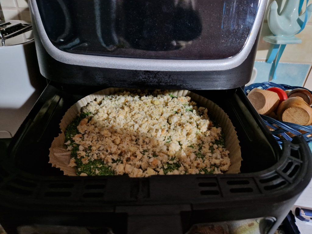 Tortinha de espinafre na fritadeira elétrica