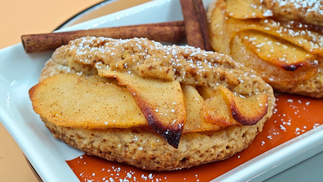 Meias-luas veganas de laranja e maçãs
