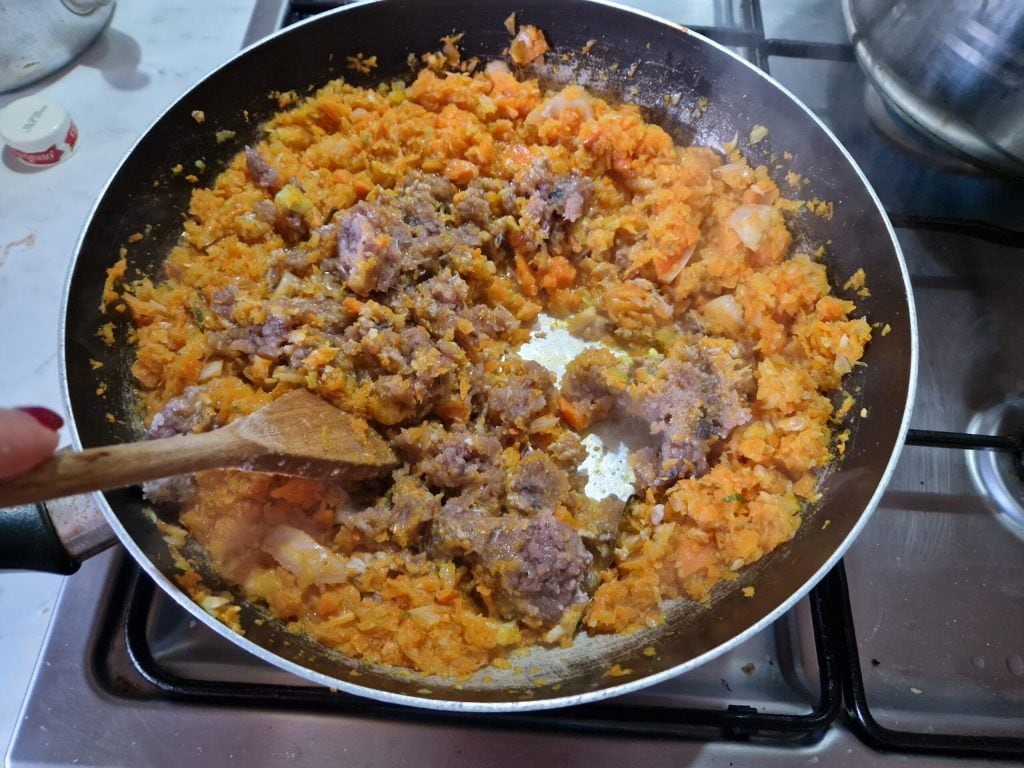 Os canelones recheados com peixe azul à siciliana