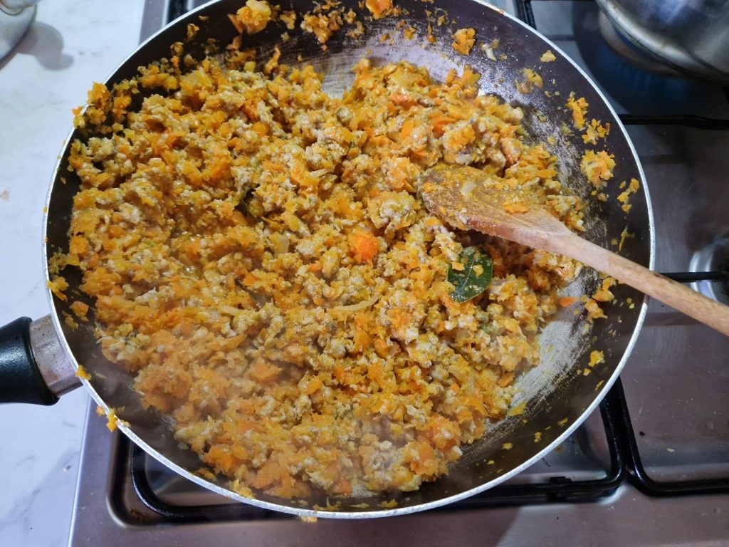 Os canelones recheados com peixe azul à siciliana