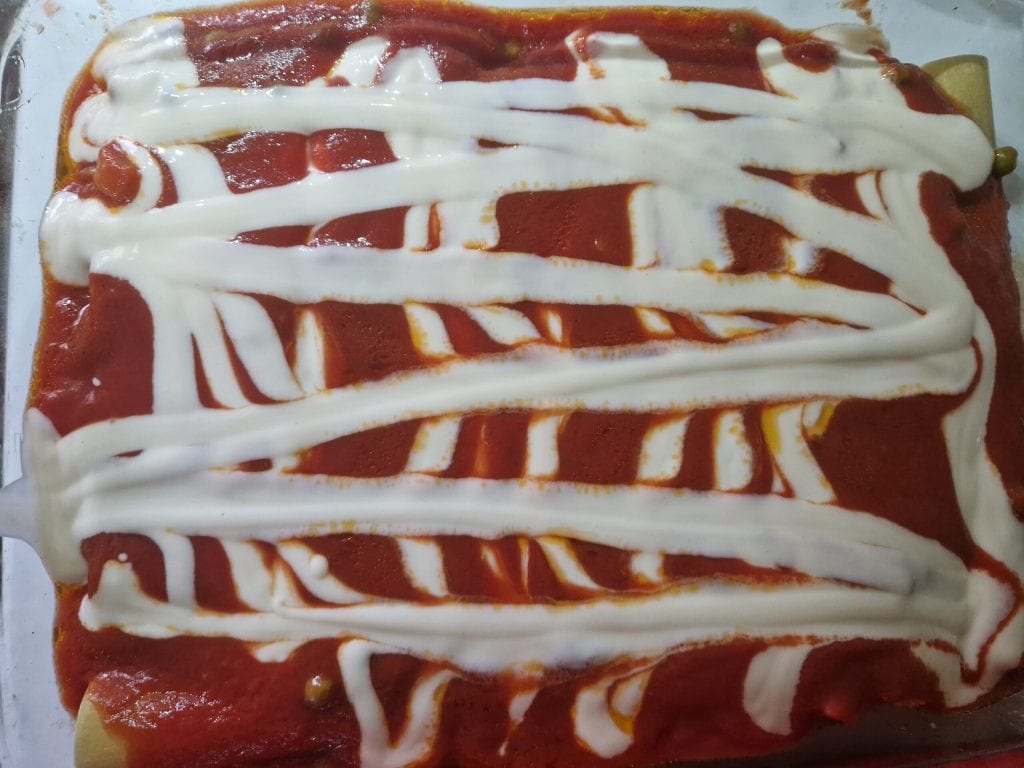 Os canelones recheados com peixe azul à siciliana