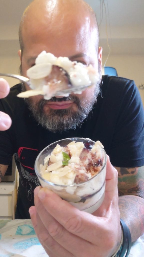 Figos Pretos, Ricota e Xarope de Agave: A Sobremesa de Verão Rápida e Sem Cozimento