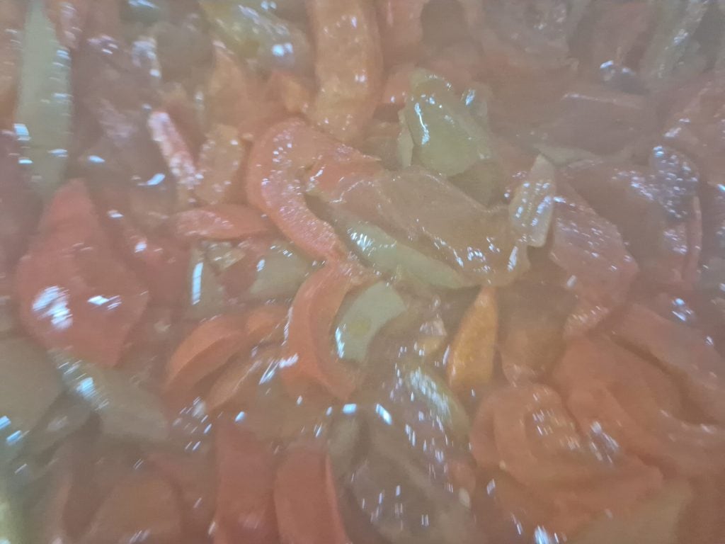 Pimentões agridoce em pote