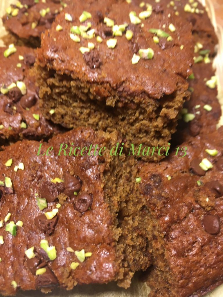 Bolo "incomum" de bananas e gotas de chocolate