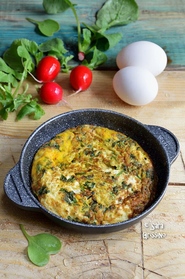 Omelete-com-folhas-de-rabanete-ORTAGGI-che-passione-Sara-Grissino