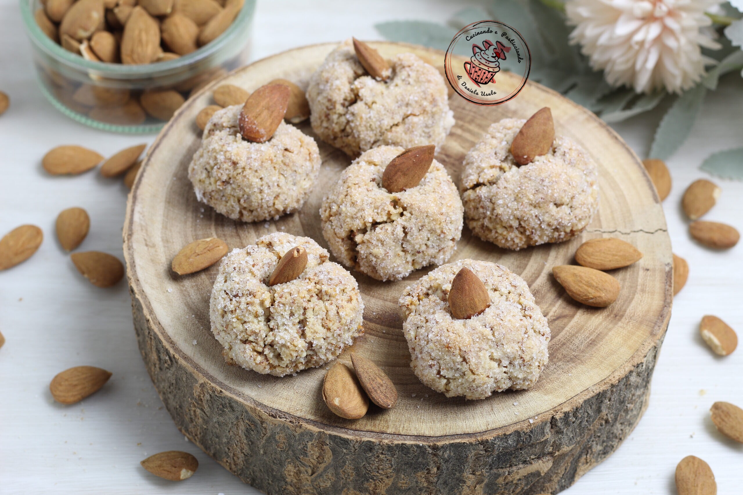 Biscoitos macios de amêndoas