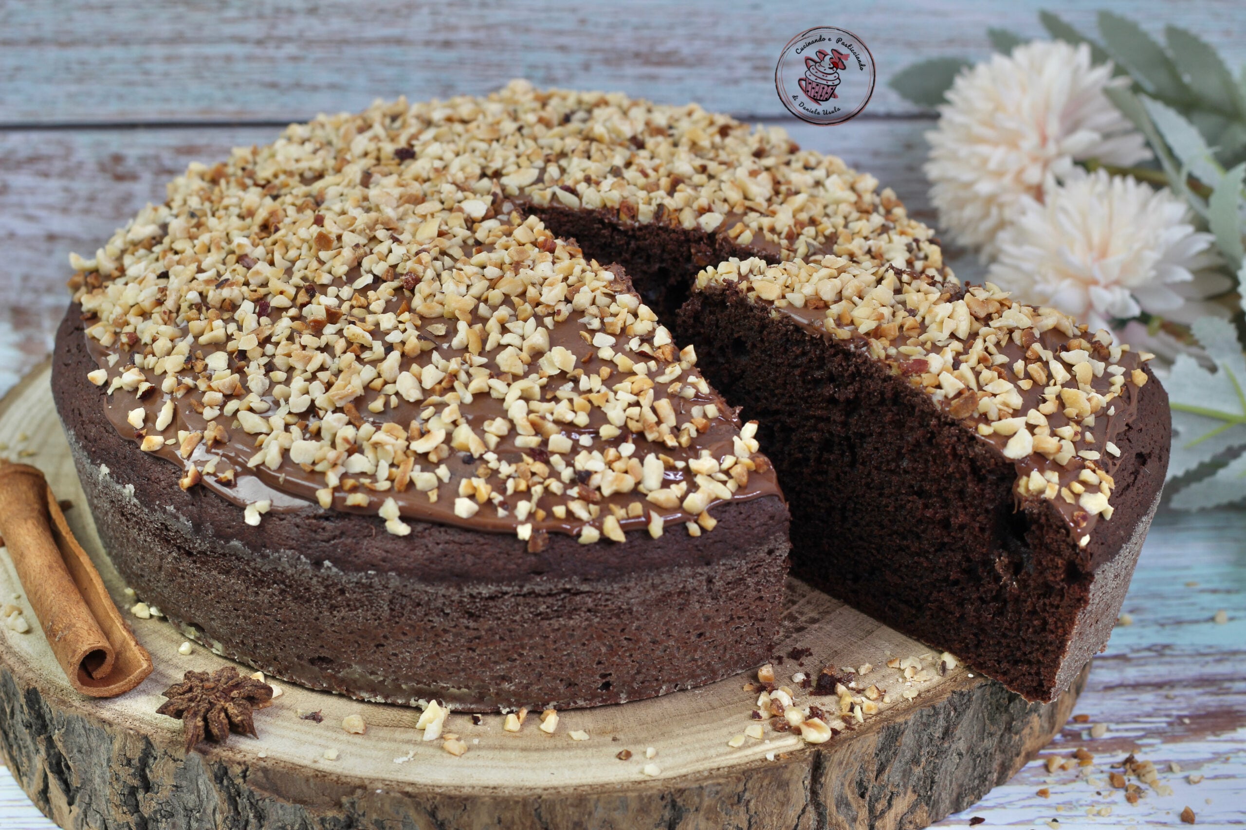 Bolo delicioso de chocolate, macio e úmido. Perfeito para qualquer ocasião