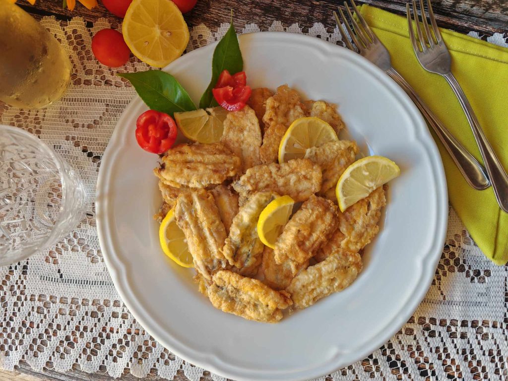 Anchovas douradas e fritas