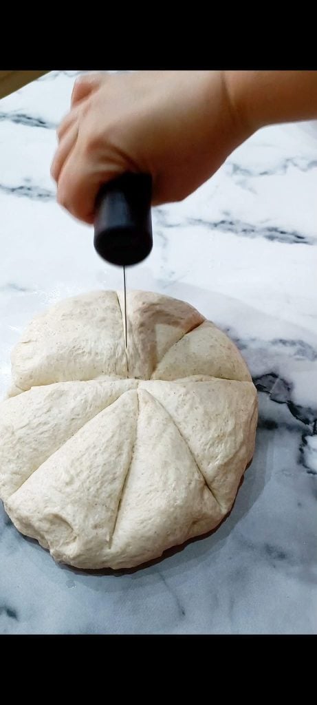 Dividimos a massa em 8 bolinhas