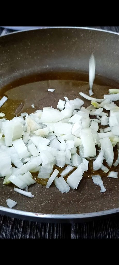 Refogamos a cebola