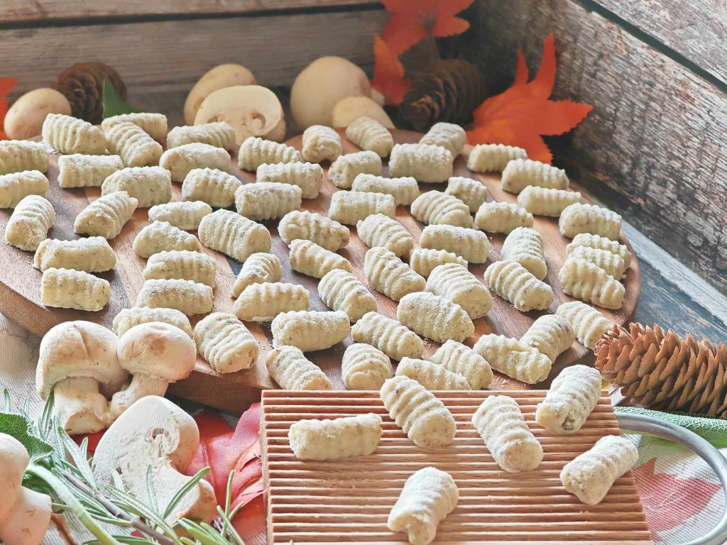 Nhoque de batata com cogumelos na massa