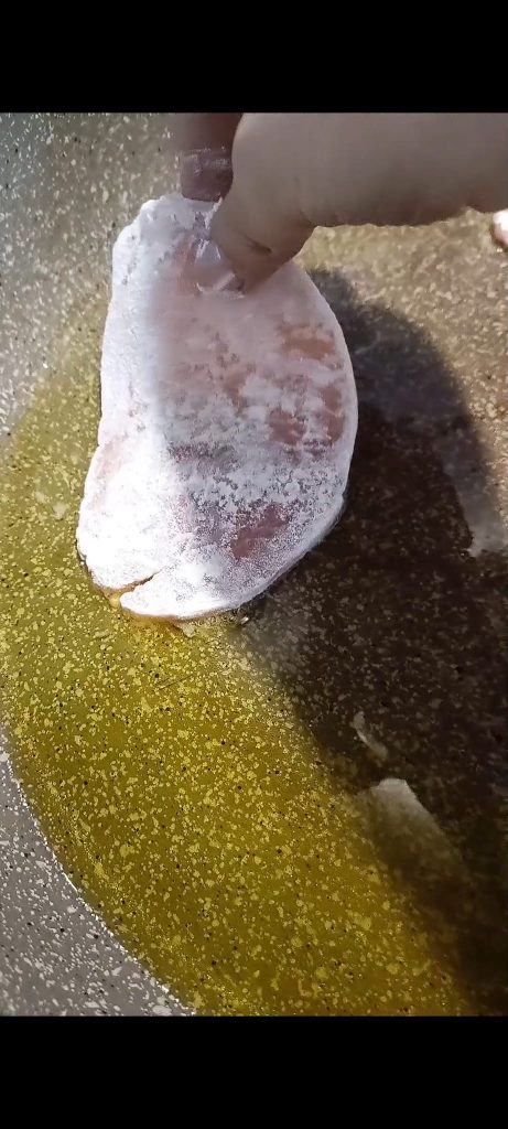 Colocamos as fatias na panela