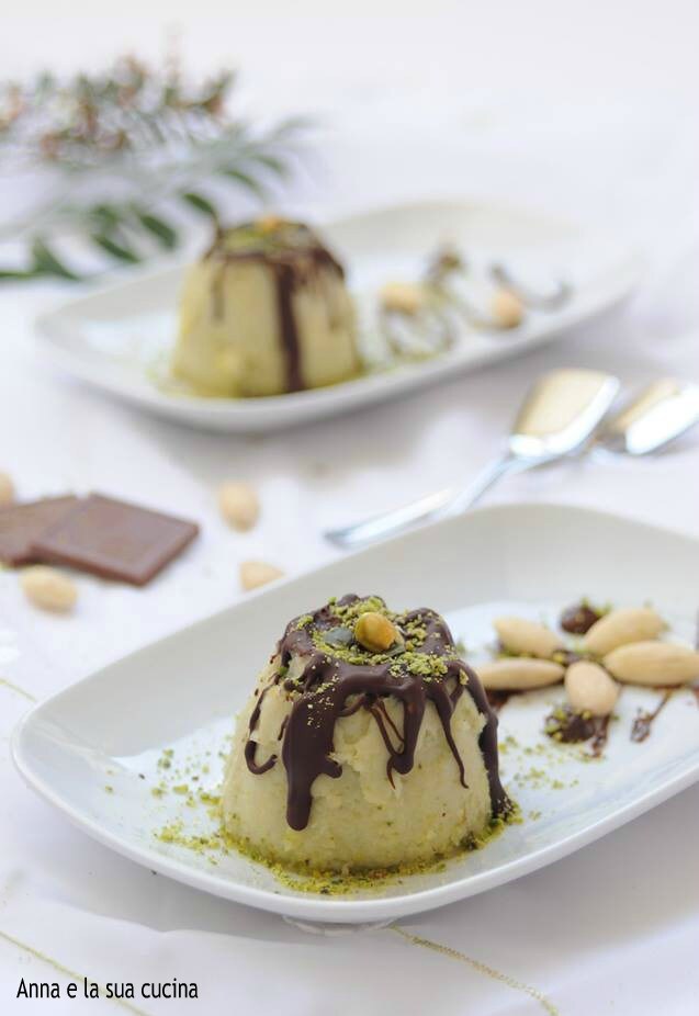 Panna cotta com pistaches e amêndoas