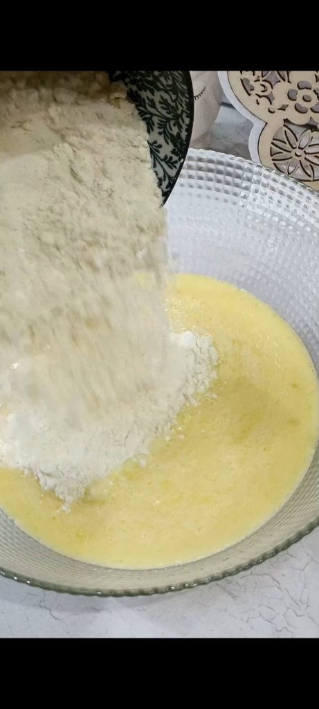 Adicionamos farinha e fermento