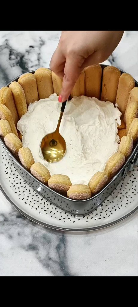 Despejamos uma parte do creme