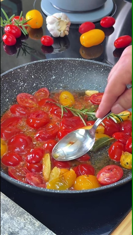 grão-de-bico na frigideira saborosos