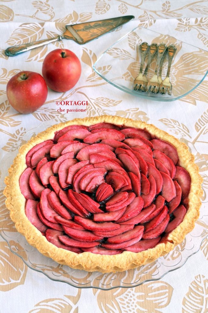torta de maçãs vermelhas e geleia