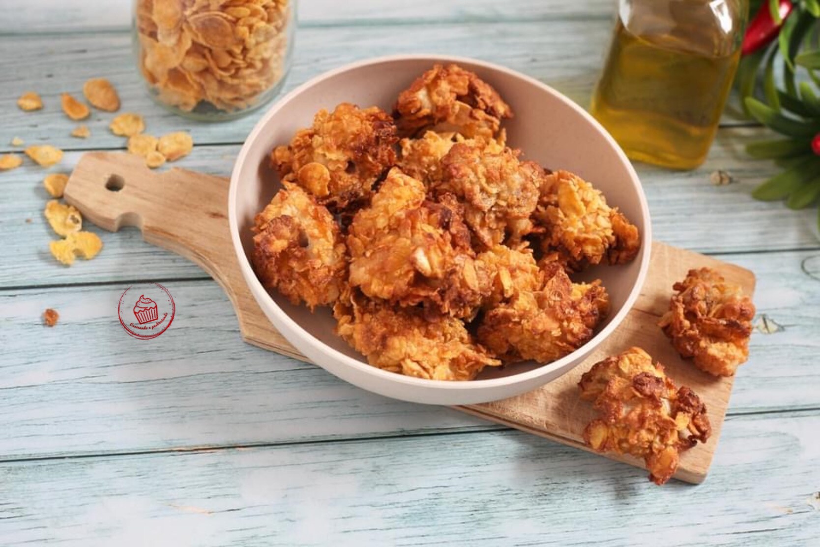 Pedaços de frango crocantes cozidos na fritadeira a ar