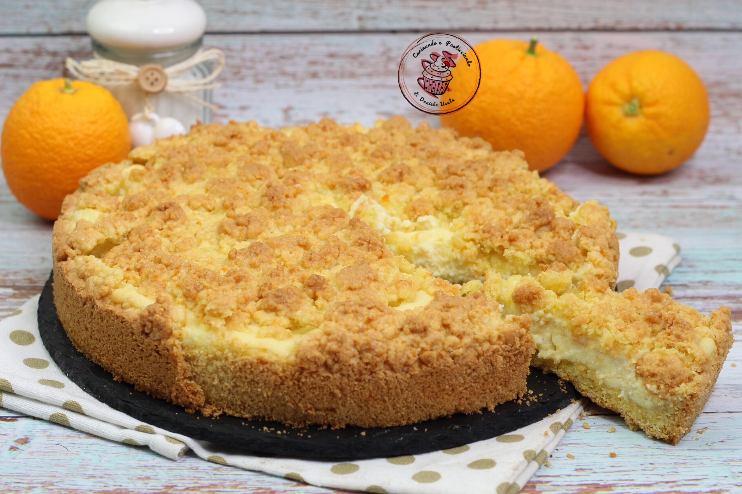 Cuca com creme de ricota aromatizado com laranja