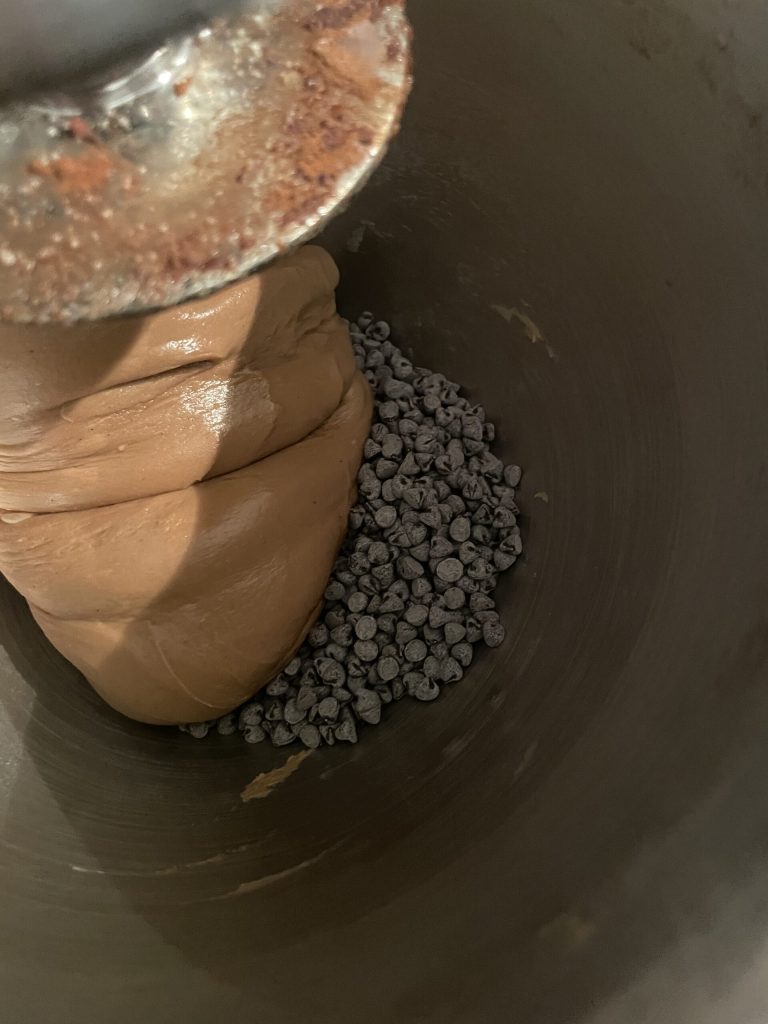 incorporar as gotas de chocolate